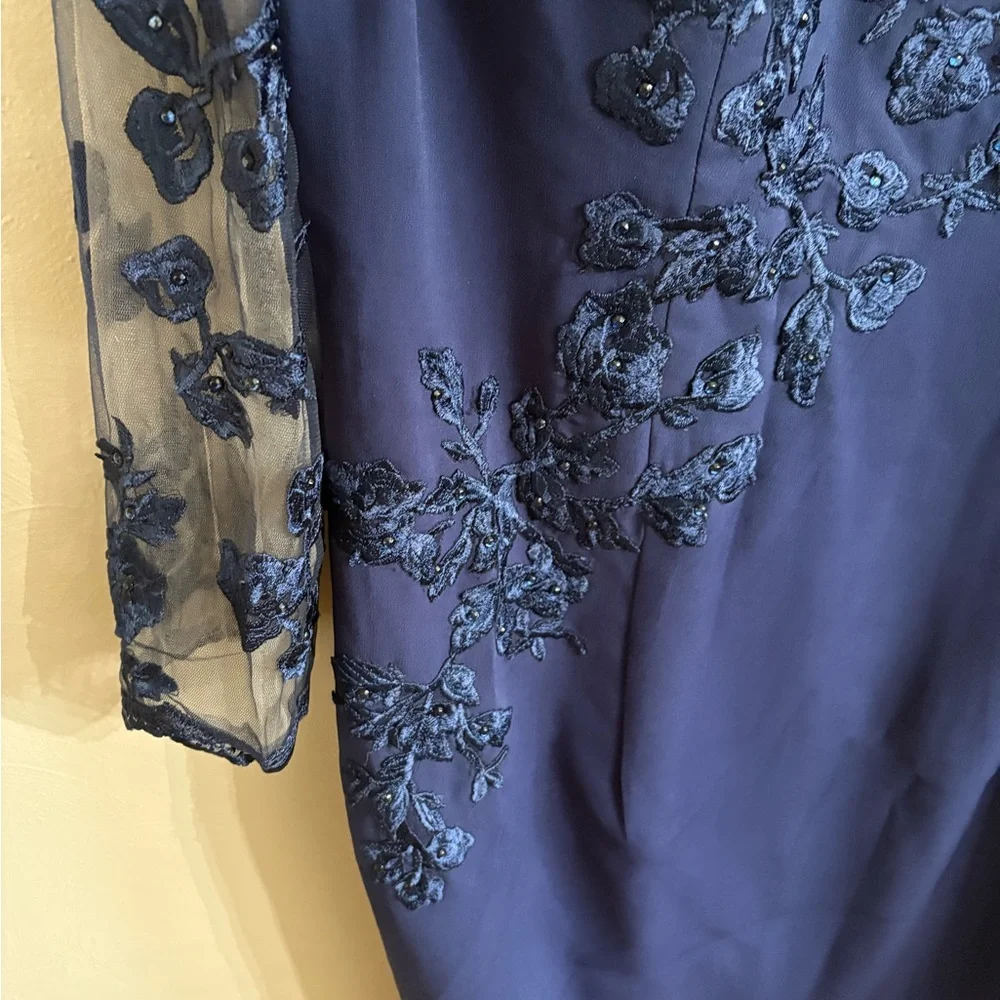Elegant Navy Blue Lace Dress - Picture 4 of 9